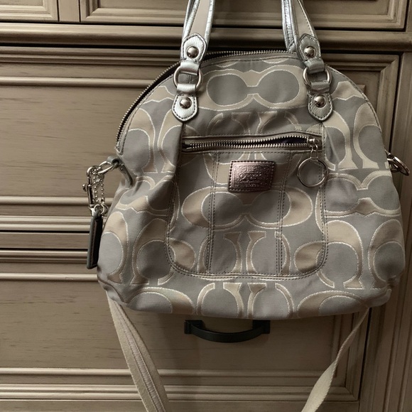 Coach - Picture 5 of 8